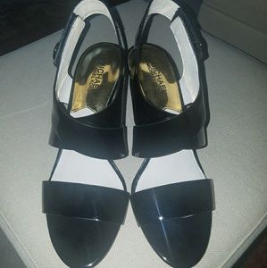 Michael Kors Sandels. Very sexy!!